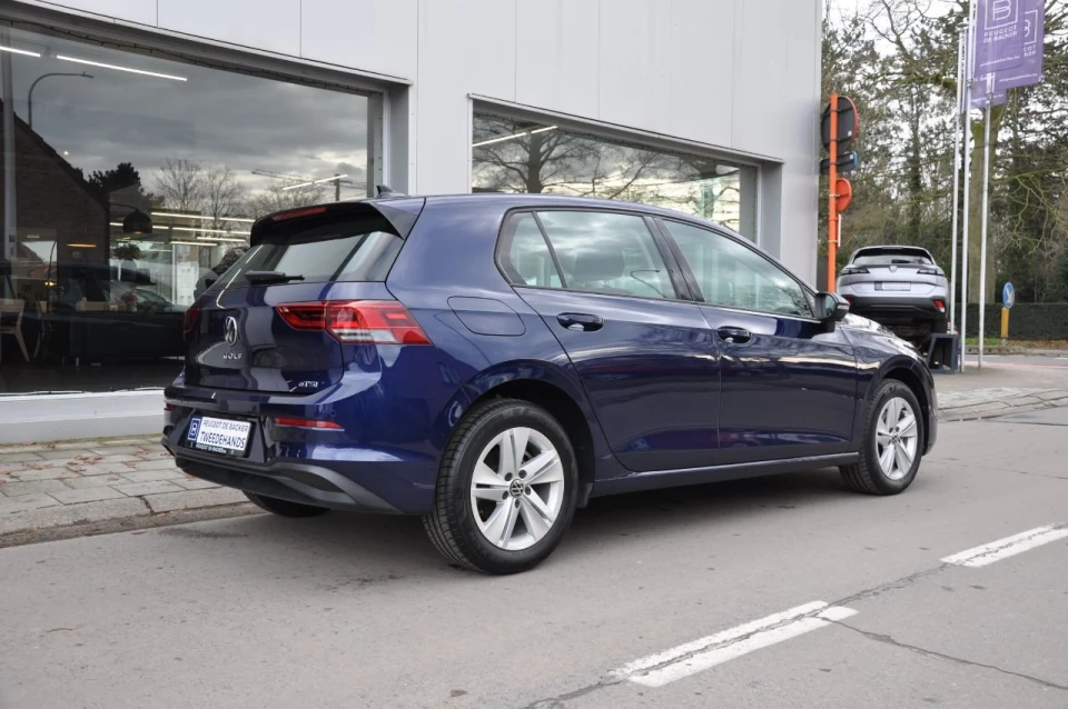 VW Golf VIII foto 3