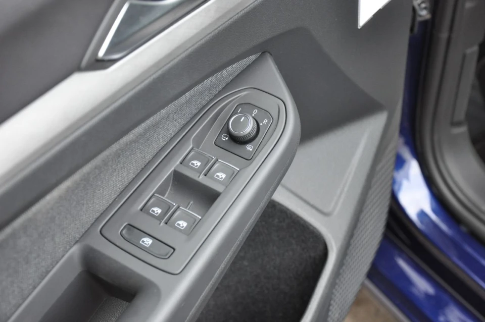 VW Golf VIII foto 9