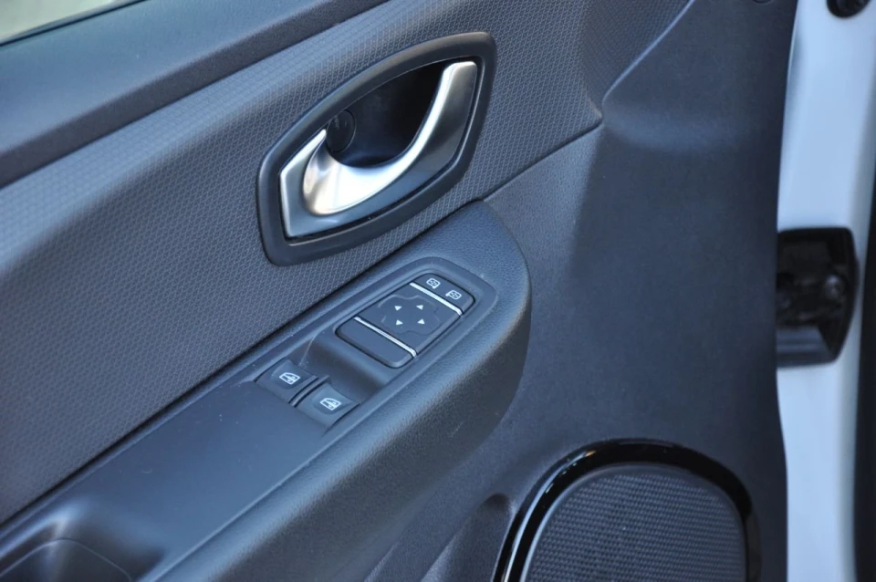 Renault Clio foto 9