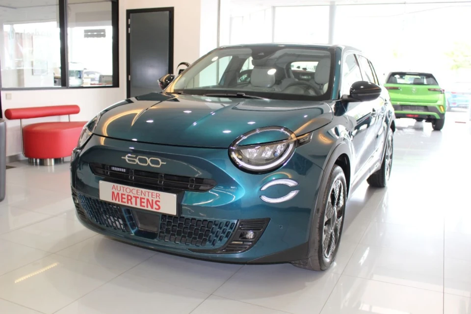 Fiat 600 Hybrid La Prima