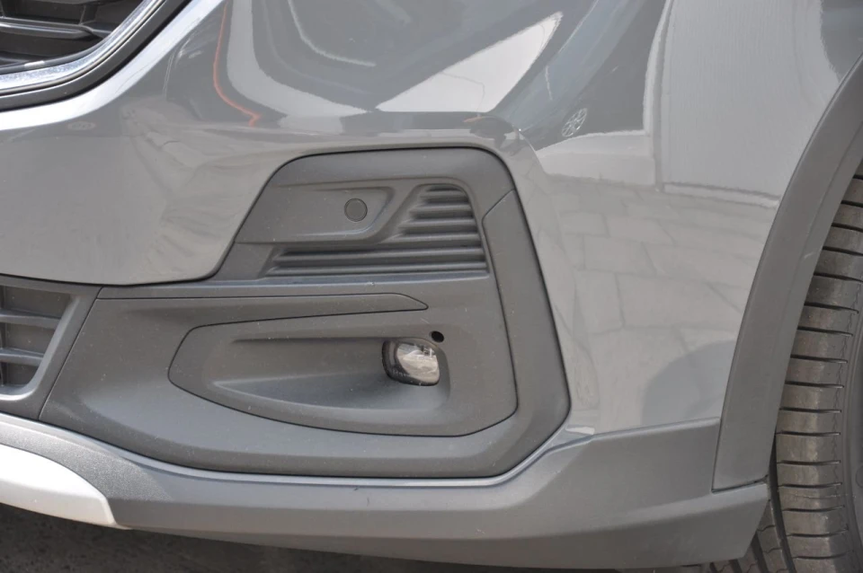 Ford Grand Tourneo foto 6