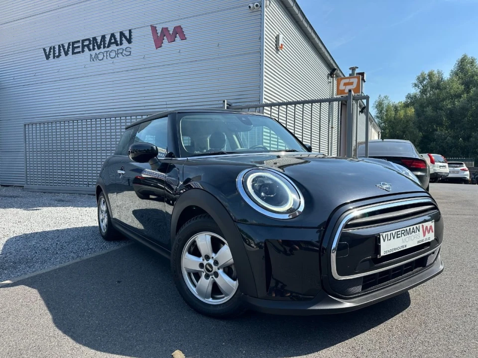 MINI Mini Cooper Essential Trim