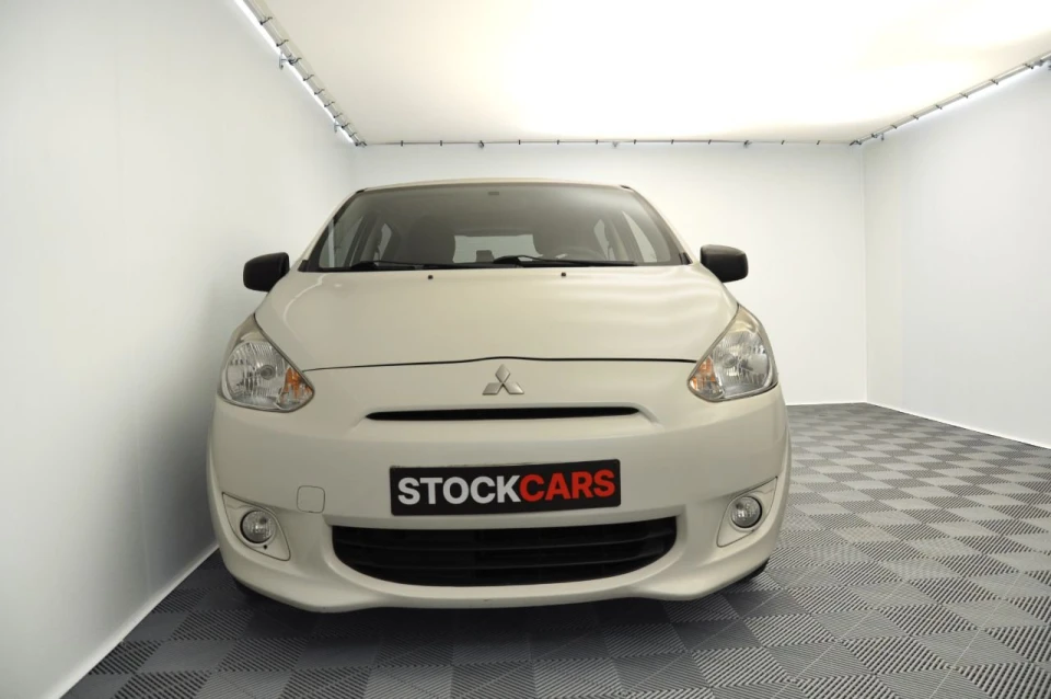 Mitsubishi Space Star foto 2