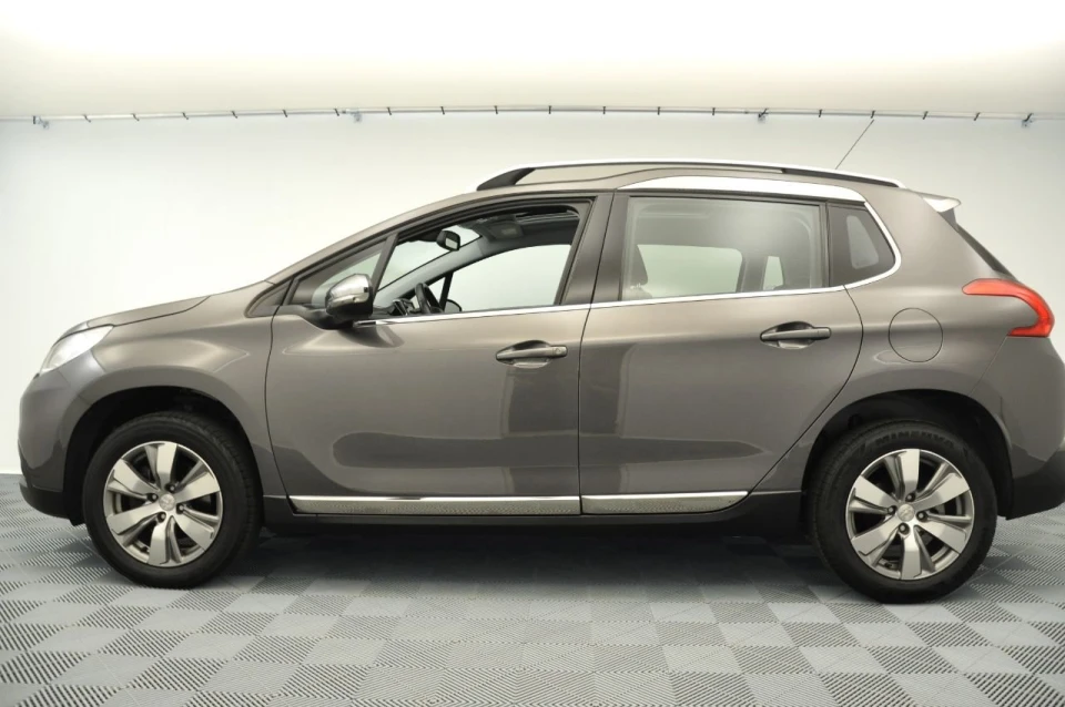 Peugeot 2008 foto 8