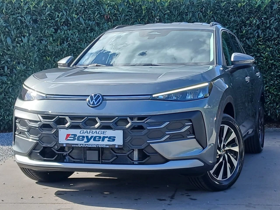 VW T-Roc LIFE 1.5 eTSI 115PK AUTOMAAT !NEW CAR!